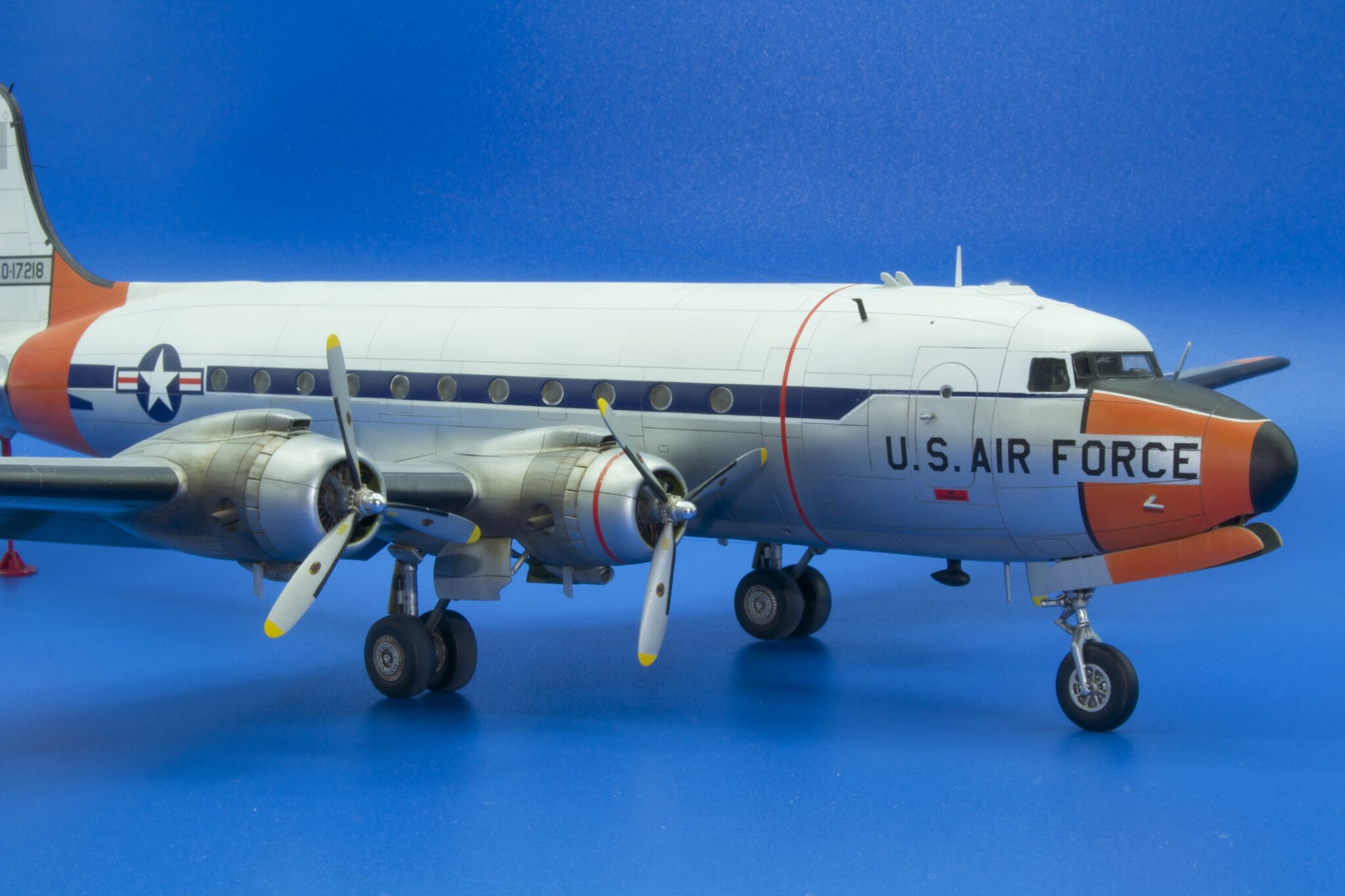 Douglas C-54D Skymaster dal kit Revell in scala 1/72. Modeling Time